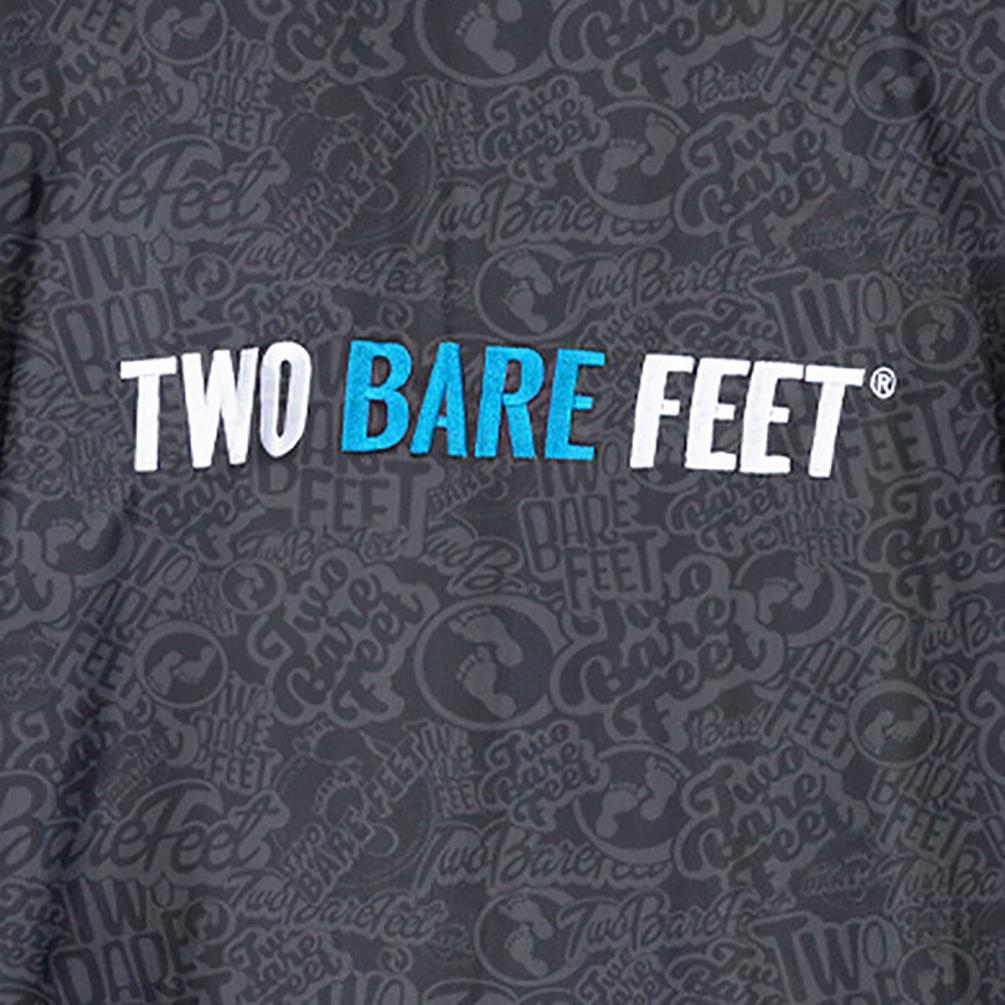Two Bare Feet Weatherproof Classic Print 3 / 4 Sleeve Changing Robe - Black / Blue Extra Image 3
